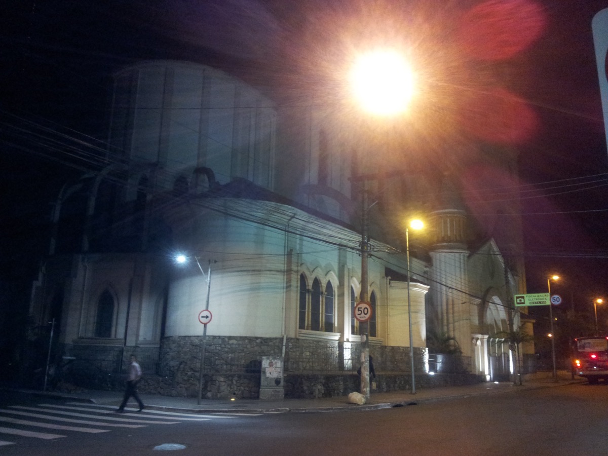 Largo de Pinheiros à noite, São Paulo