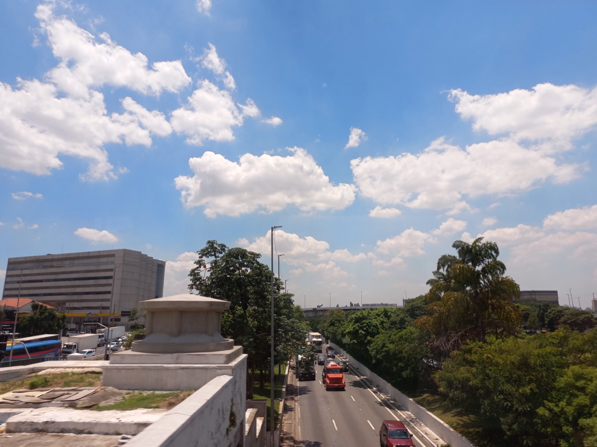 Marginal Tietê — trânsito e veículos em São Paulo